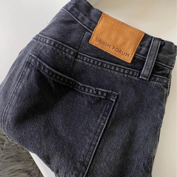Aritzia DENIM FORUM The Boyfriend Loose Mid Thigh Short - Picture 4 of 5